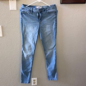 Hollister Size 9R Skinny Jeans